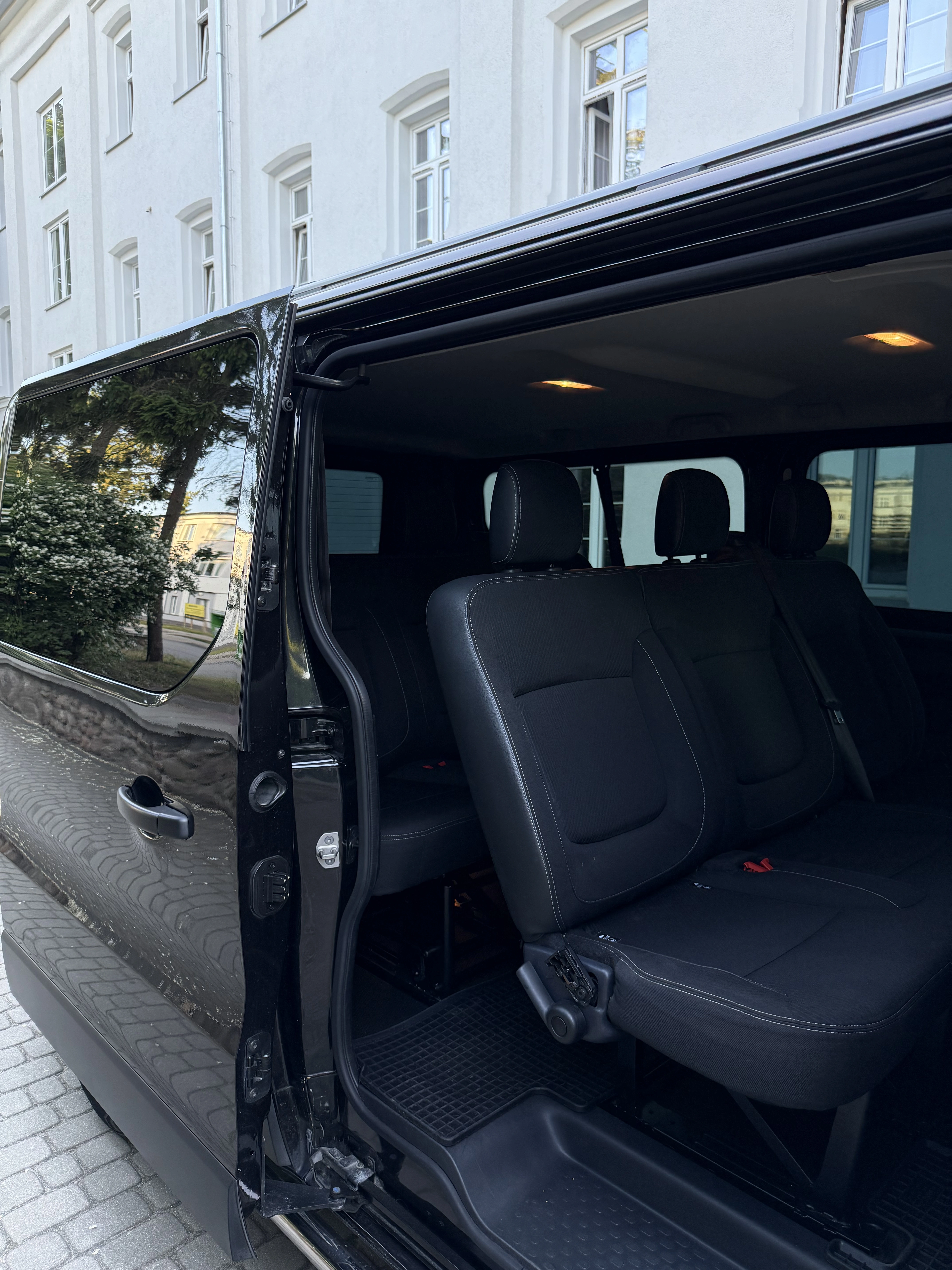 Renault Trafic - widok z wnętrza
